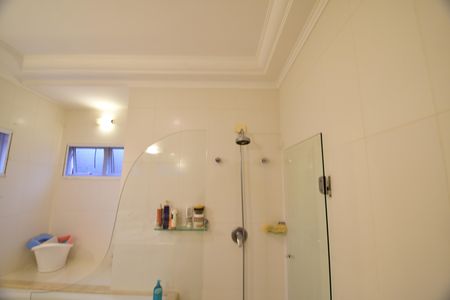 Casa de condomínio para alugar com 280m², 4 quartos e 4 vagasBanheiro Suíte