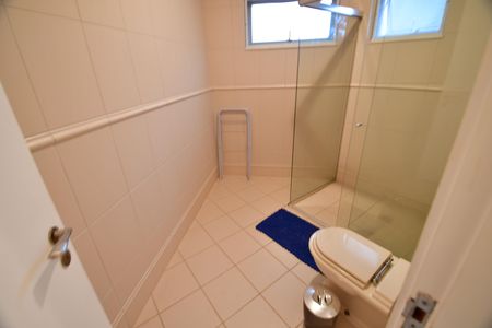 Casa de condomínio para alugar com 280m², 4 quartos e 4 vagasBanheiro Social