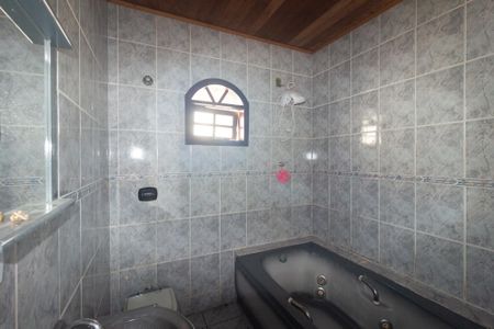 Casa para alugar com 248m², 2 quartos e 2 vagasBanheiro da Suíte