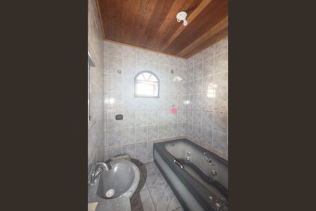 Casa para alugar com 248m², 2 quartos e 2 vagasBanheiro da Suíte