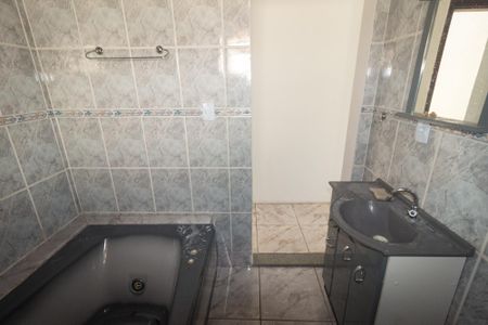 Casa para alugar com 248m², 2 quartos e 2 vagasBanheiro da Suíte