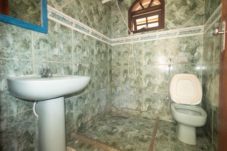 Casa para alugar com 248m², 2 quartos e 2 vagasBanheiro Social