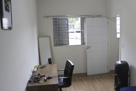 Casa à venda com 215m², 2 quartos e 1 vagaQuarto 