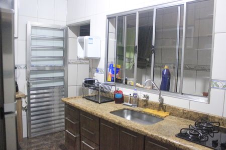 Casa à venda com 215m², 2 quartos e 1 vagaCozinha