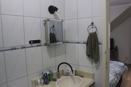 Casa à venda com 215m², 2 quartos e 1 vagaBanheiro da Suíte