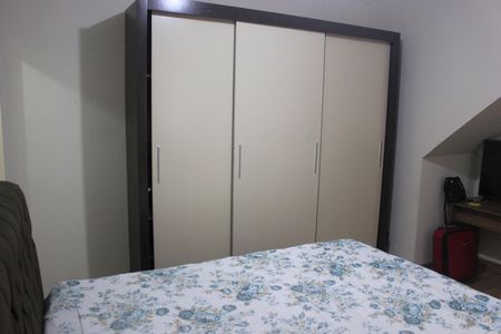 Casa à venda com 215m², 2 quartos e 1 vagaSuíte