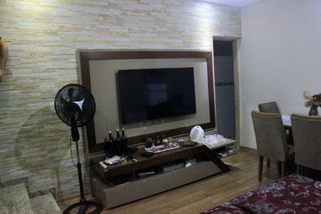 Casa à venda com 215m², 2 quartos e 1 vagaSala