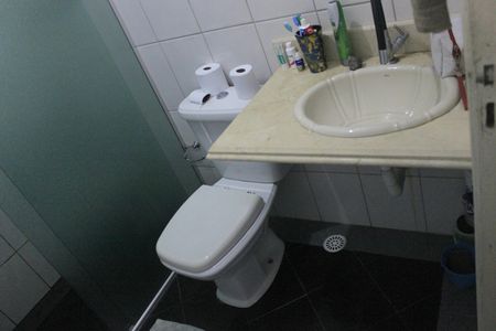 Casa à venda com 215m², 2 quartos e 1 vagaBanheiro da Suíte