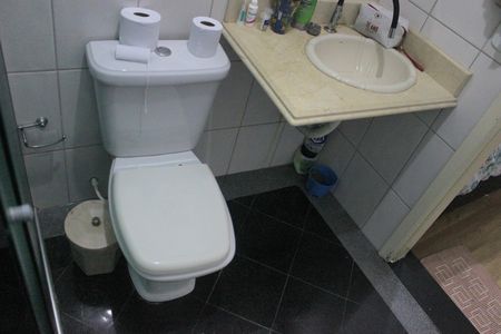 Casa à venda com 215m², 2 quartos e 1 vagaBanheiro da Suíte