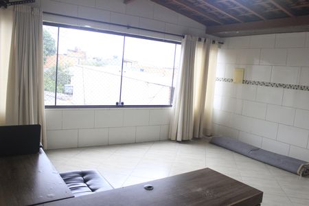 Casa à venda com 215m², 2 quartos e 1 vagaVaranda