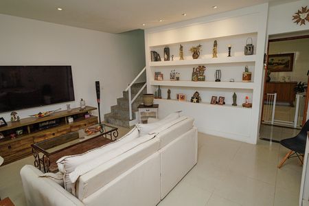 Sala  de casa de condomínio para alugar com 3 quartos, 180m² em Guaratiba, Rio de Janeiro