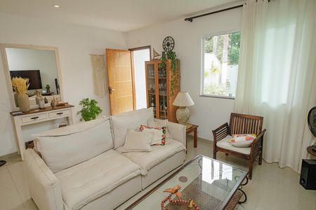 Sala  de casa de condomínio para alugar com 3 quartos, 180m² em Guaratiba, Rio de Janeiro