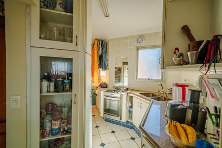 Apartamento à venda com 84m², 3 quartos e 2 vagas Apartamento à venda com 84m², 3 quartos e 2 vagasCozinha