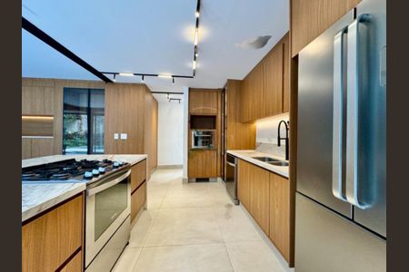 Casa de condomínio à venda com 450m², 3 quartos e 6 vagas