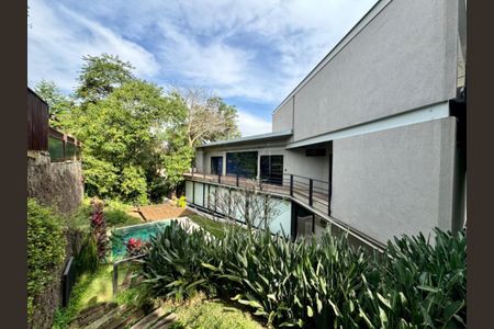 Casa de condomínio à venda com 450m², 3 quartos e 6 vagas