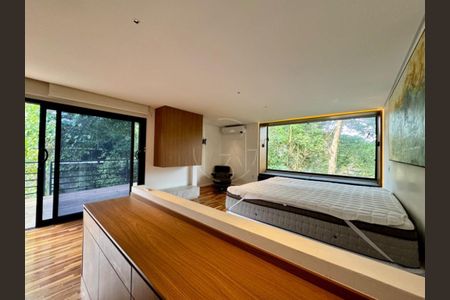 Casa de condomínio à venda com 450m², 3 quartos e 6 vagas