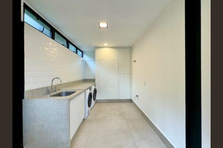 Casa de condomínio à venda com 450m², 3 quartos e 6 vagas