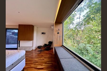 Casa de condomínio à venda com 450m², 3 quartos e 6 vagas