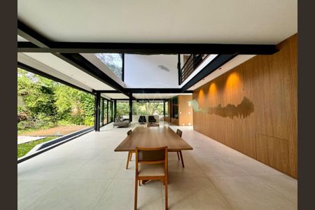 Casa de condomínio à venda com 450m², 3 quartos e 6 vagas