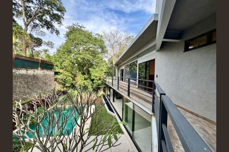 Casa de condomínio à venda com 450m², 3 quartos e 6 vagas