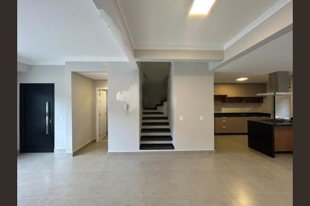 Casa de condomínio à venda com 145m², 3 quartos e 4 vagas