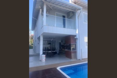 Casa de condomínio à venda com 267m², 3 quartos e 4 vagas