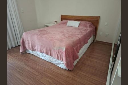 Casa de condomínio à venda com 267m², 3 quartos e 4 vagas