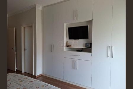 Casa de condomínio à venda com 267m², 3 quartos e 4 vagas