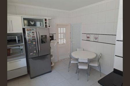 Casa de condomínio à venda com 267m², 3 quartos e 4 vagas