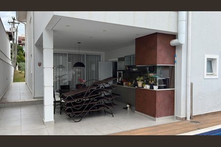Casa de condomínio à venda com 267m², 3 quartos e 4 vagas