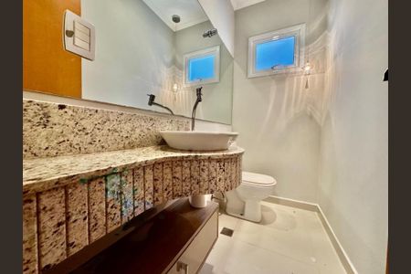 Casa de condomínio à venda com 336m², 3 quartos e 4 vagas
