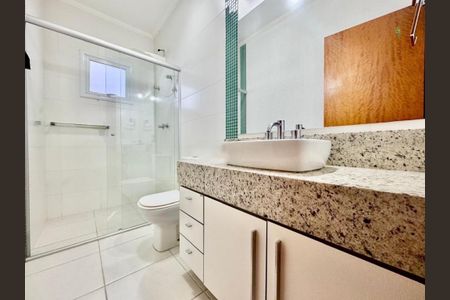 Casa de condomínio à venda com 336m², 3 quartos e 4 vagas