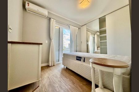 Casa de condomínio à venda com 336m², 3 quartos e 4 vagas