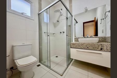 Casa de condomínio à venda com 336m², 3 quartos e 4 vagas