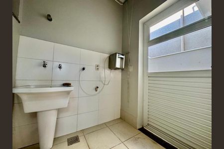 Casa de condomínio à venda com 336m², 3 quartos e 4 vagas