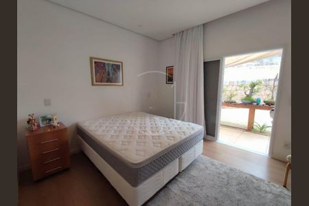 Casa de condomínio à venda com 260m², 3 quartos e 4 vagas