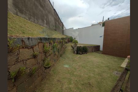 Casa de condomínio à venda com 260m², 3 quartos e 4 vagas