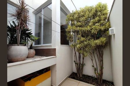 Casa de condomínio à venda com 260m², 3 quartos e 4 vagas