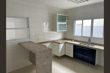 Casa de condomínio à venda com 275m², 3 quartos e 4 vagas