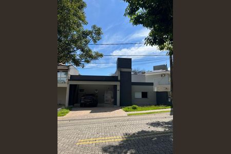 Casa de condomínio à venda com 221m², 3 quartos e 4 vagas