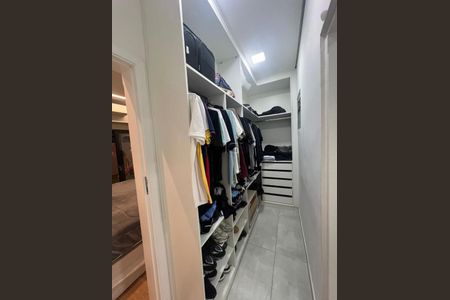 Casa de condomínio à venda com 221m², 3 quartos e 4 vagas