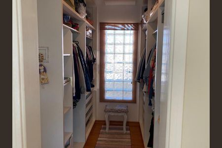 Casa à venda com 3 quartos, 235m² em Jardim Paiquere, Valinhos