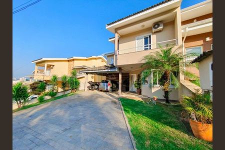 Casa de condomínio à venda com 250m², 4 quartos e 4 vagas
