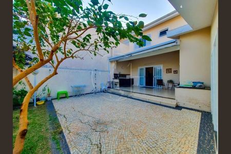 Casa de condomínio à venda com 250m², 4 quartos e 4 vagas