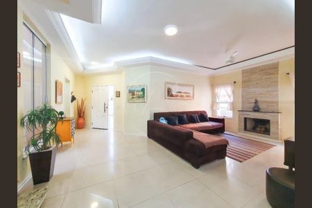 Casa de condomínio à venda com 250m², 4 quartos e 4 vagas