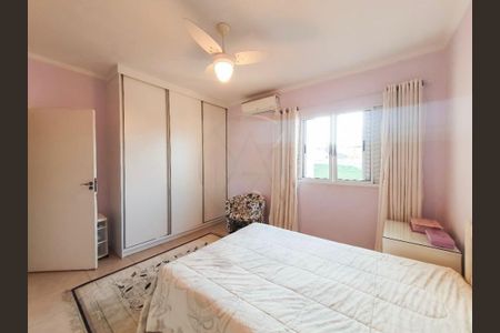 Casa de condomínio à venda com 250m², 4 quartos e 4 vagas
