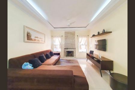 Casa de condomínio à venda com 250m², 4 quartos e 4 vagas