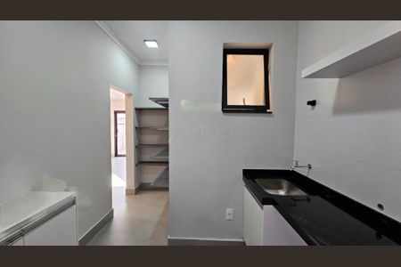 Casa de condomínio à venda com 226m², 3 quartos e 4 vagas