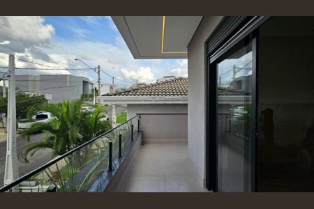 Casa de condomínio à venda com 226m², 3 quartos e 4 vagas