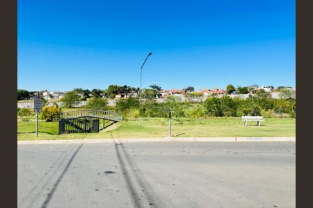 Casa de condomínio à venda com 226m², 3 quartos e 4 vagas